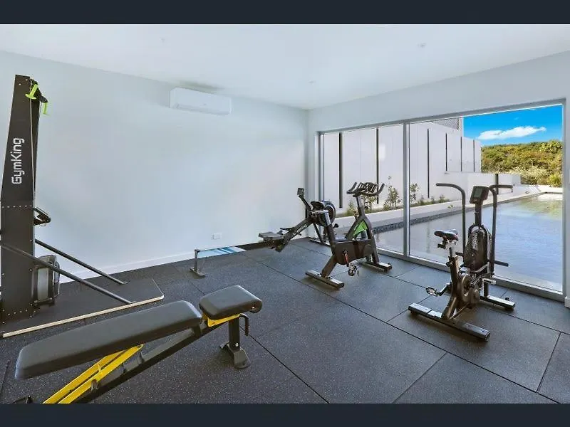 קוואנה ווטרס Breathtaking Beachfront 3 Bedroom Penthouse Bokarina Sunshine Coast