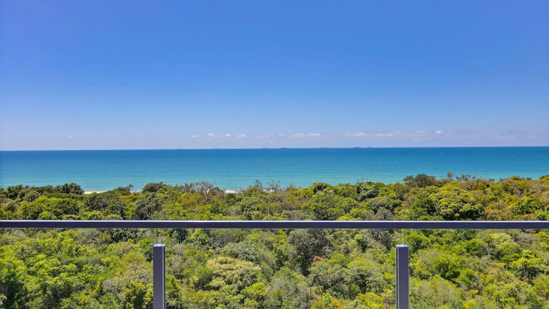 קוואנה ווטרס Breathtaking Beachfront 3 Bedroom Penthouse Bokarina Sunshine Coast קוואנה ווטרס