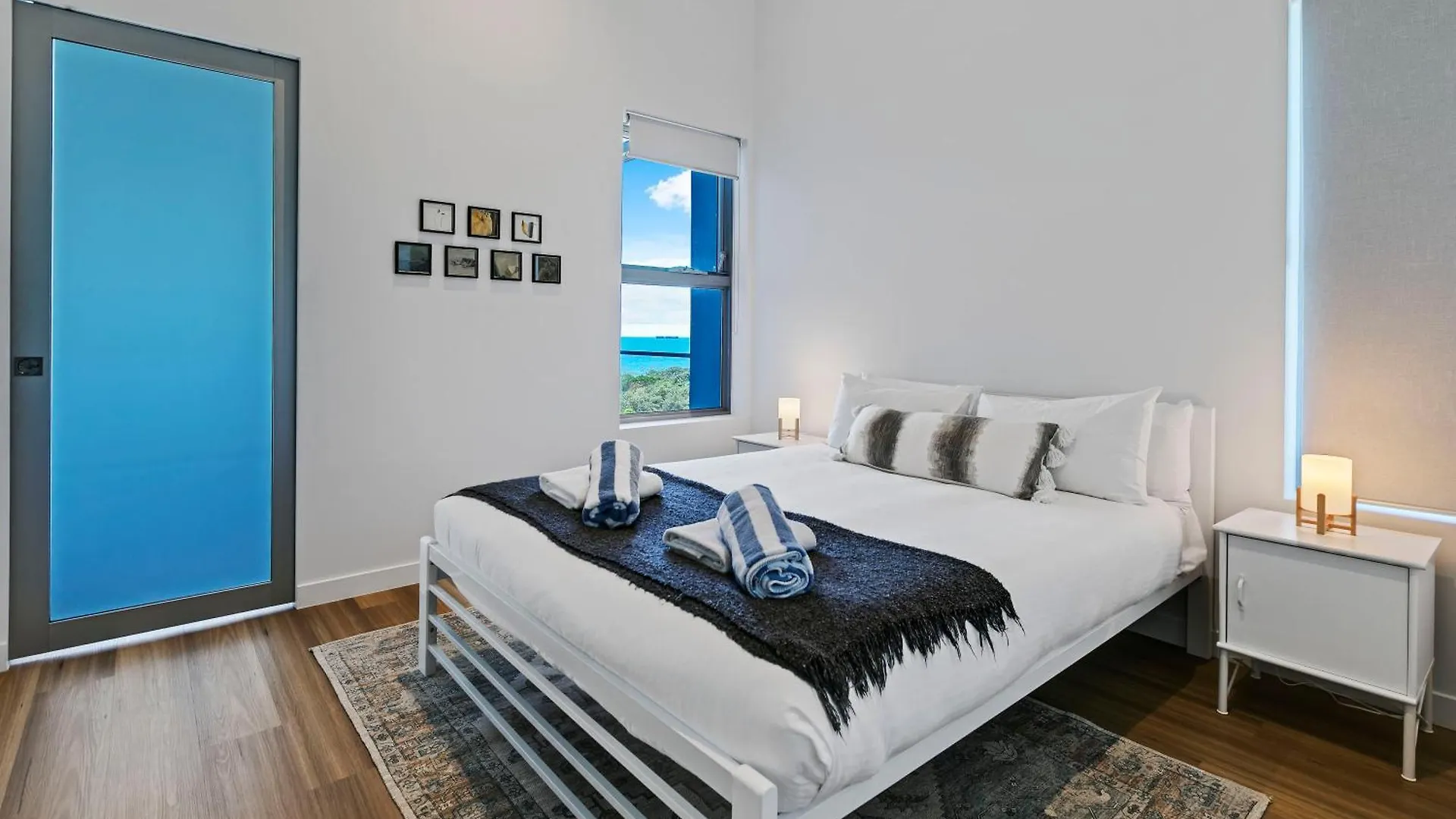 קוואנה ווטרס Breathtaking Beachfront 3 Bedroom Penthouse Bokarina Sunshine Coast דירה קוואנה ווטרס