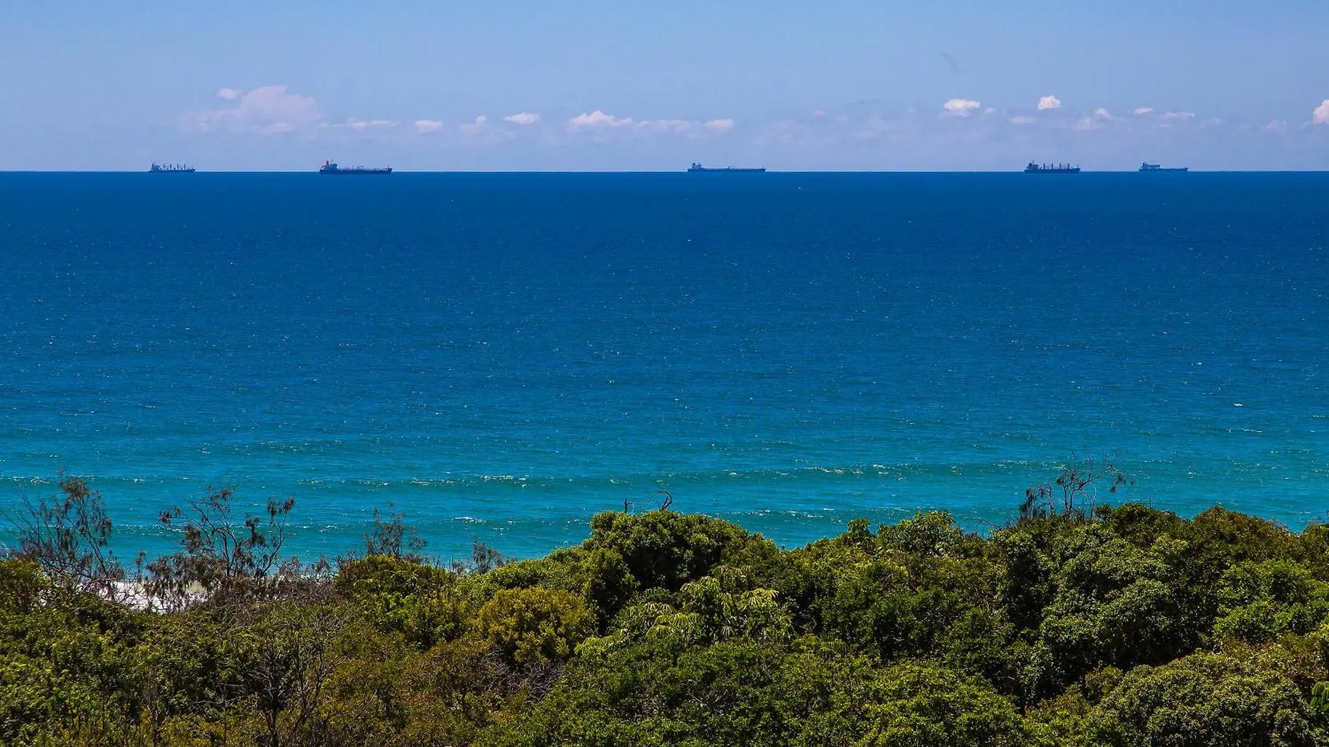 דירה קוואנה ווטרס Breathtaking Beachfront 3 Bedroom Penthouse Bokarina Sunshine Coast