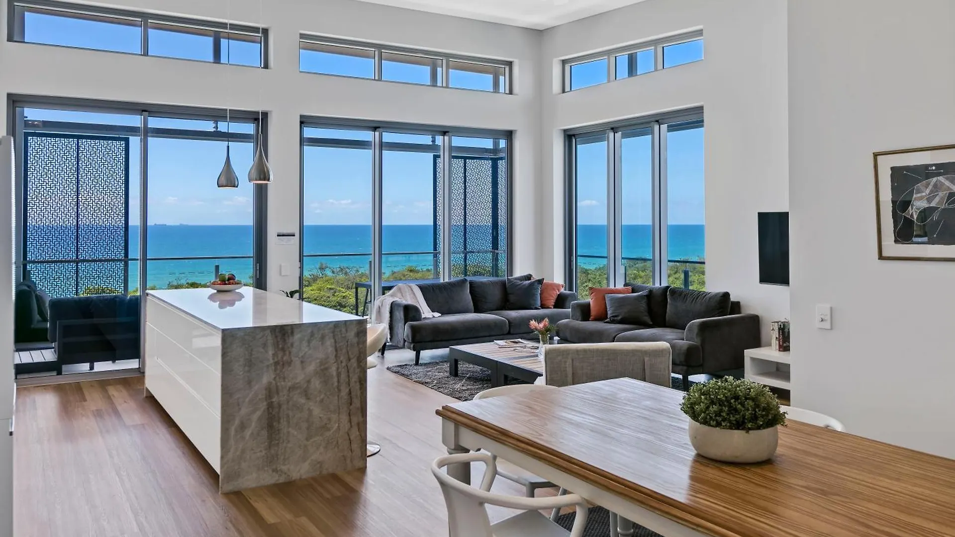 קוואנה ווטרס Breathtaking Beachfront 3 Bedroom Penthouse Bokarina Sunshine Coast